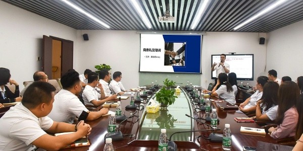 廣州美亞開(kāi)展商務(wù)禮儀培訓(xùn)